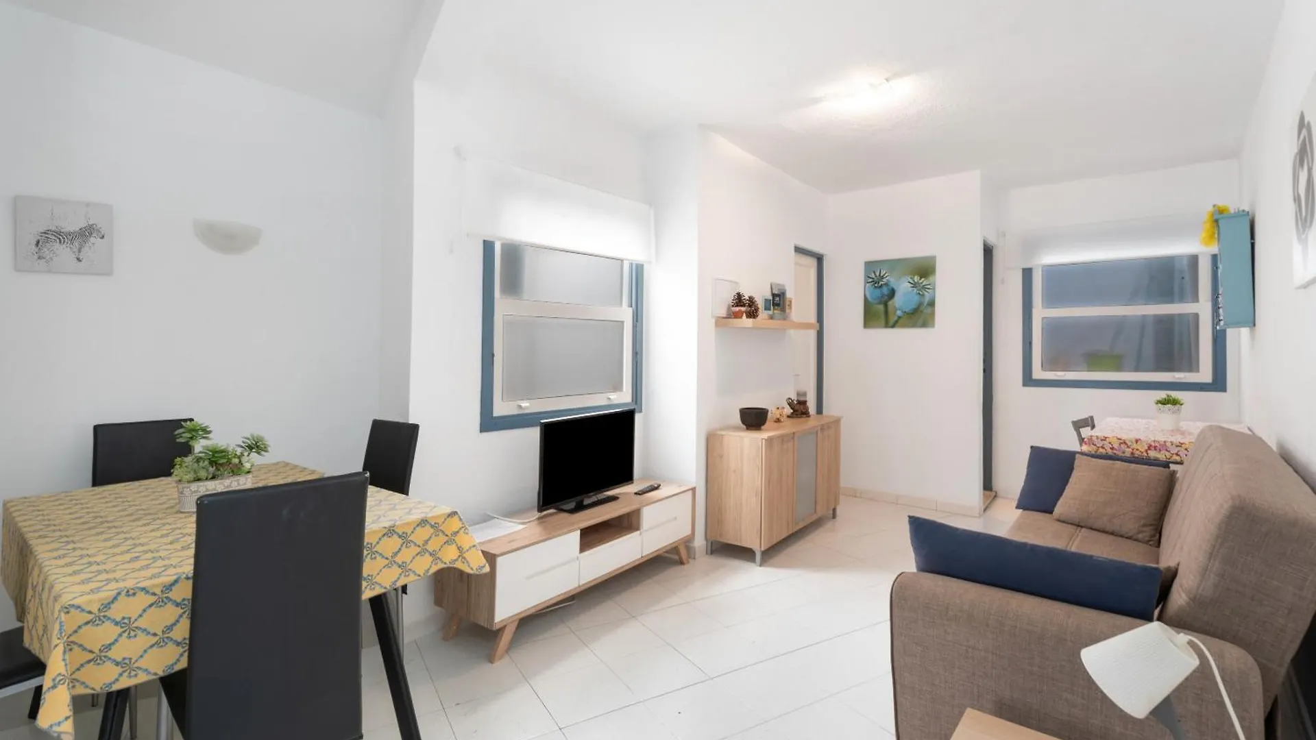 2-Bedroom On Los Cristianos Beach 0*, لوس كريستيانوس إسبانيا